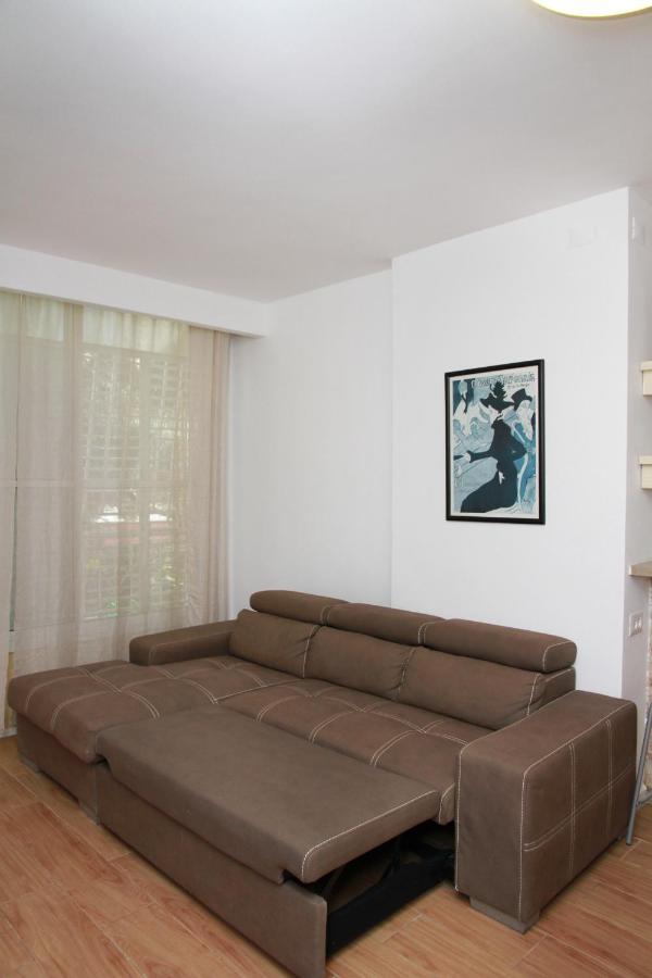 Apartments4You Betti Бат-Ям Экстерьер фото